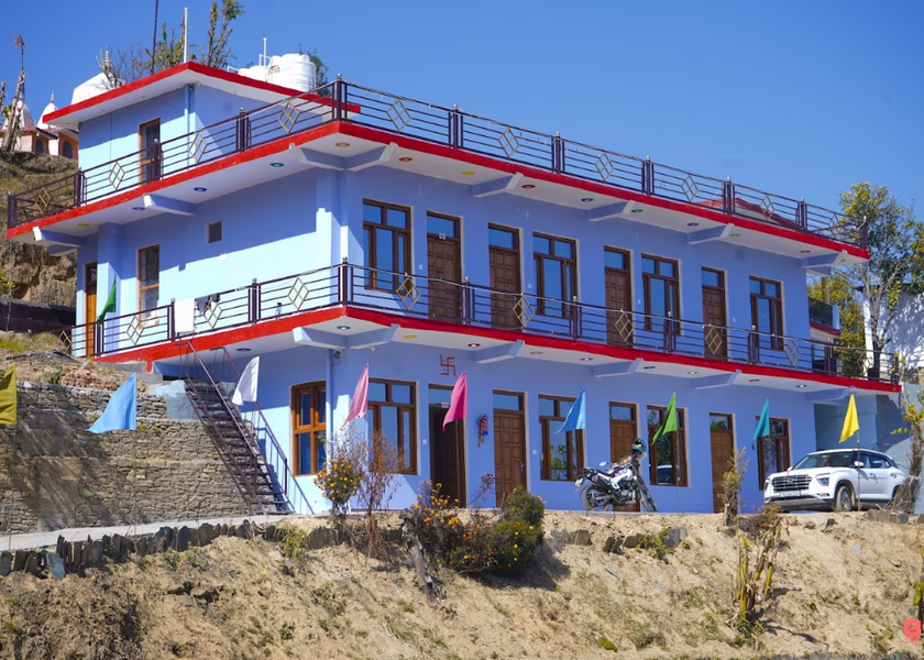 Uttarakhand Kausani Hotel Exterior