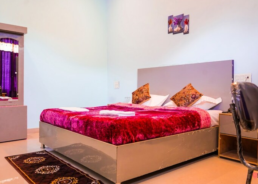 Uttarakhand Kausani Deluxe Room