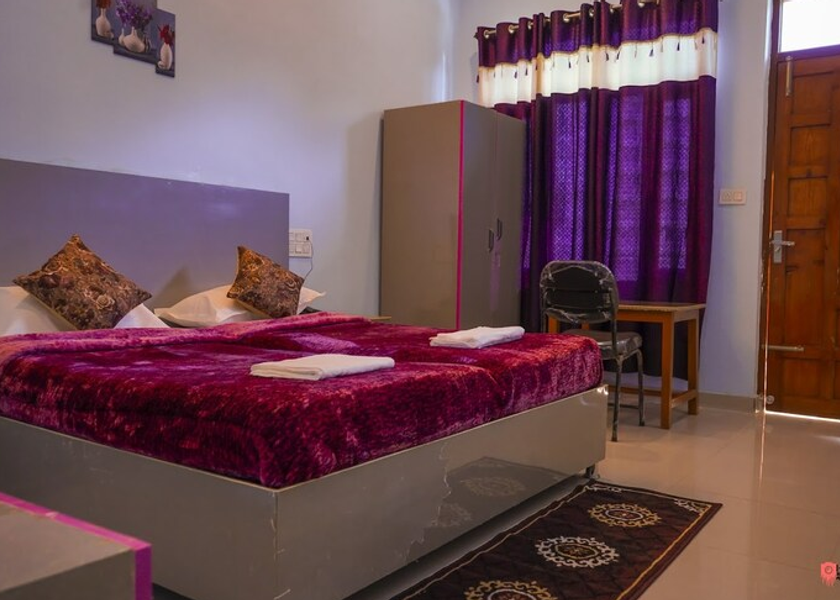 Uttarakhand Kausani Deluxe Room