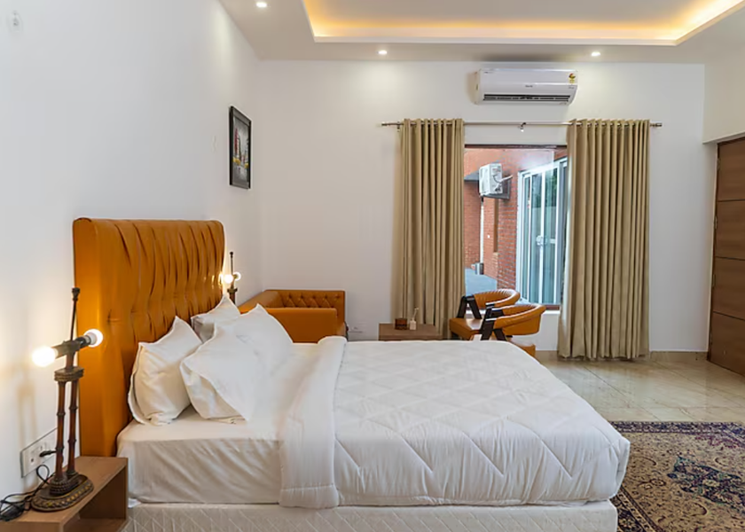 Uttar Pradesh Noida Superior Suite Room
