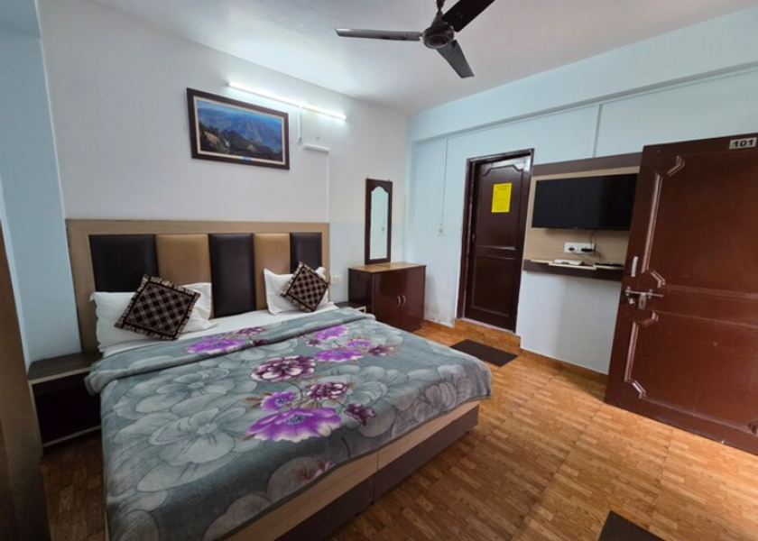 Himachal Pradesh Dharamshala Deluxe Room