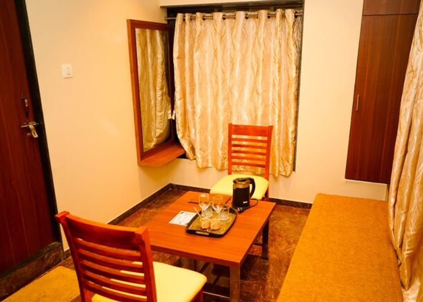 Maharashtra Barshi Suite AC Room