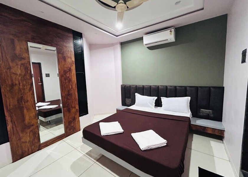 Maharashtra Kolhapur Deluxe AC Room