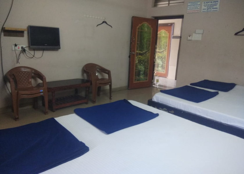 Karnataka Gadag-Betigeri Double Bed Room