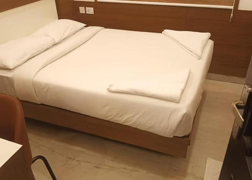 Kerala Thrissur Deluxe Room