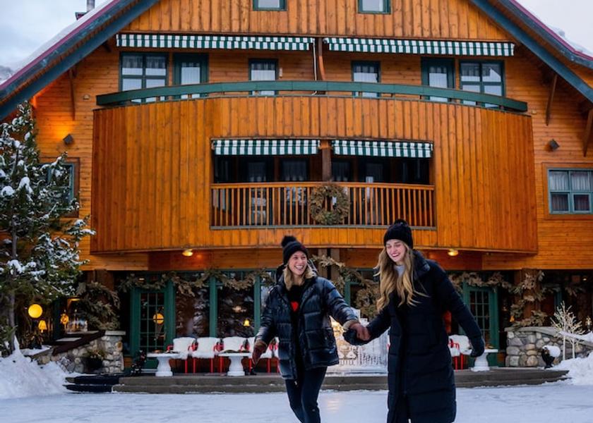 Alberta Lake Louise Ice skating