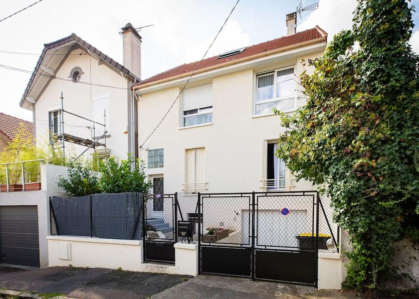 Ile-de-France Villeneuve-Le-Roi Exterior Detail