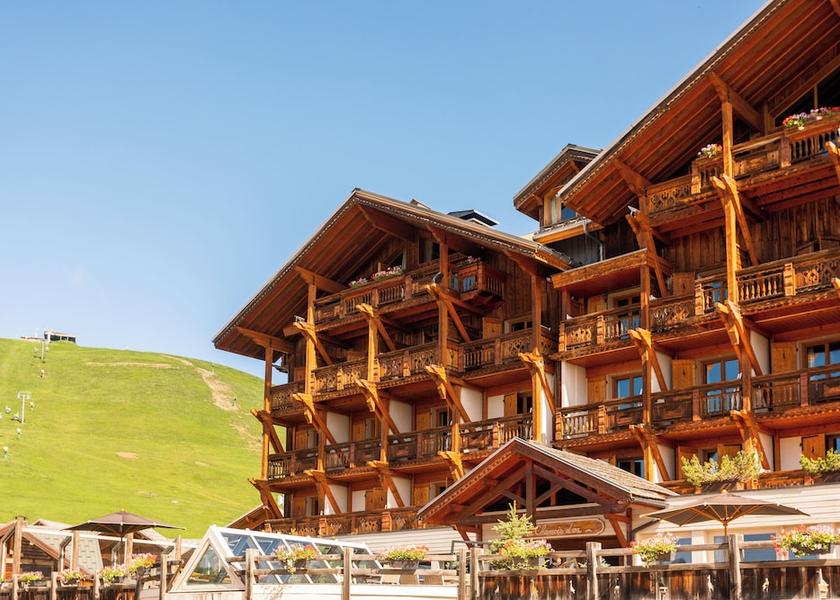 Auvergne-Rhone-Alpes Huez Facade