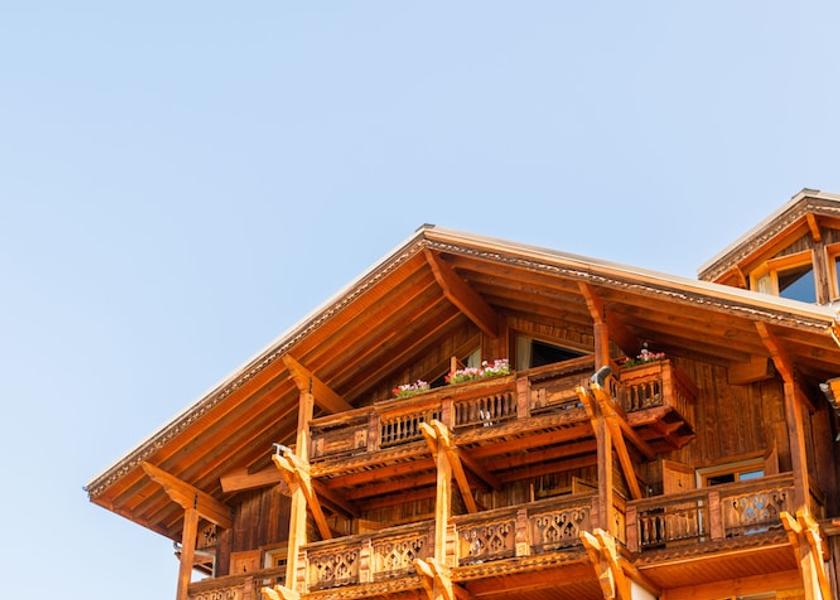 Auvergne-Rhone-Alpes Huez Facade