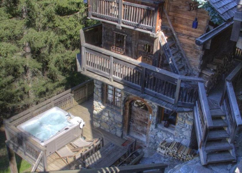 Auvergne-Rhone-Alpes Chamonix-Mont-Blanc surrounding environment