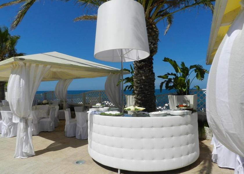 Puglia Giovinazzo Outdoor banquet area