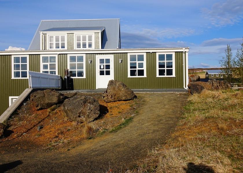 Northeast Region Laugar Facade