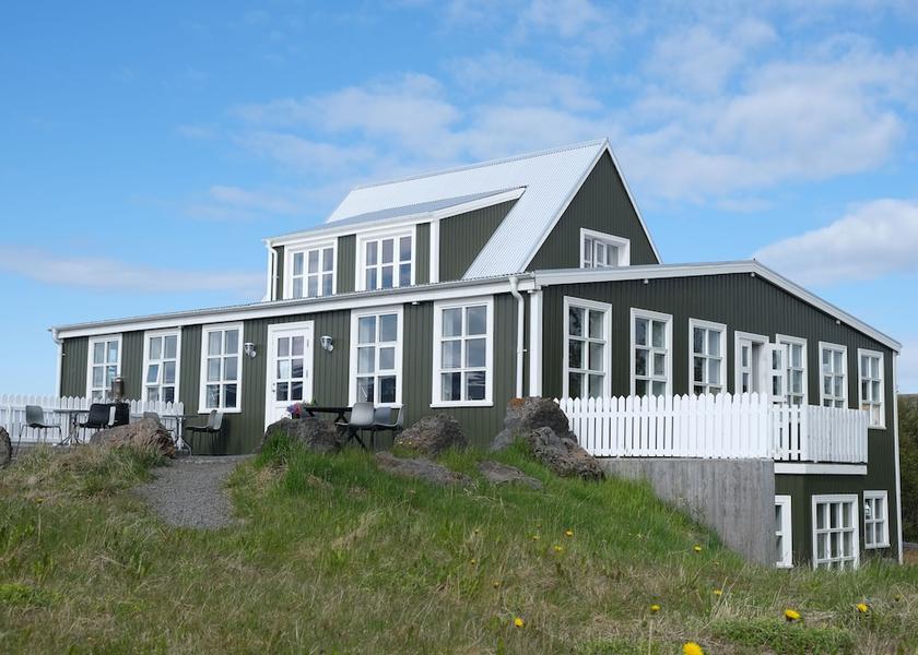 Northeast Region Laugar Exterior Detail