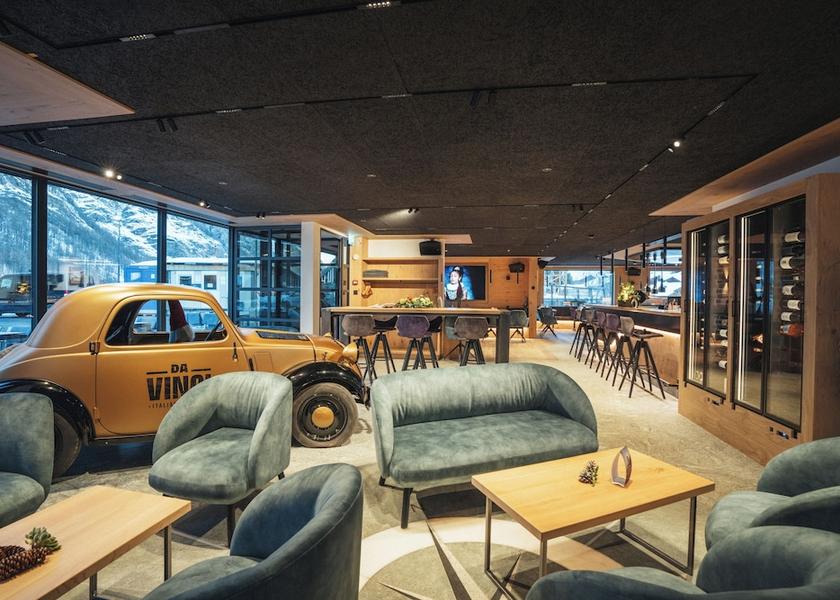 Valais Taesch Lobby lounge