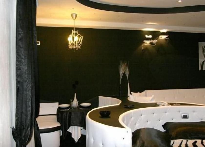 Campania Casoria Room