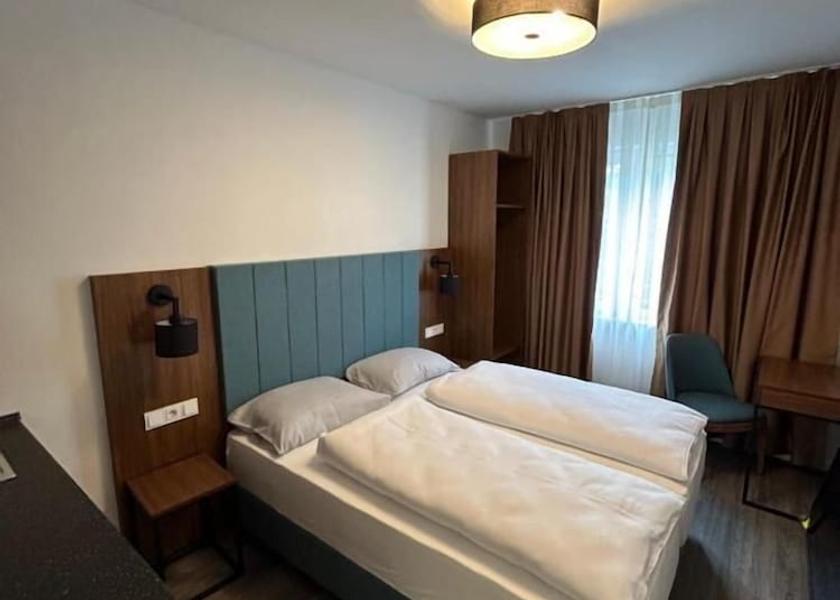 Bavaria Unterschleissheim Room