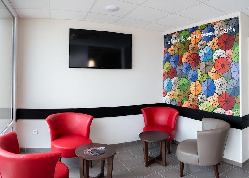 Normandy Saint-Contest Lobby sitting area