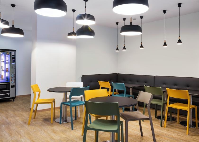 Community of Madrid Fuenlabrada Breakfast Area