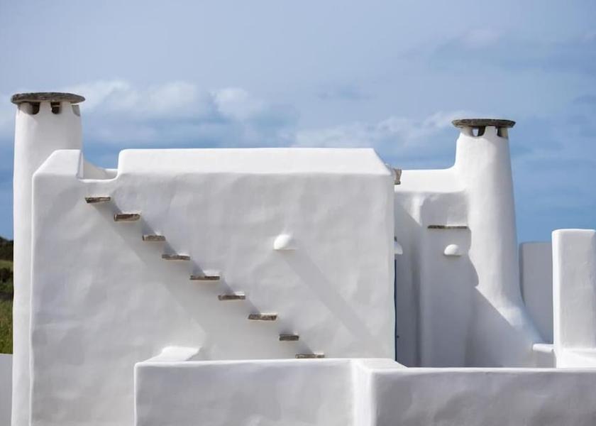  Paros Exterior Detail