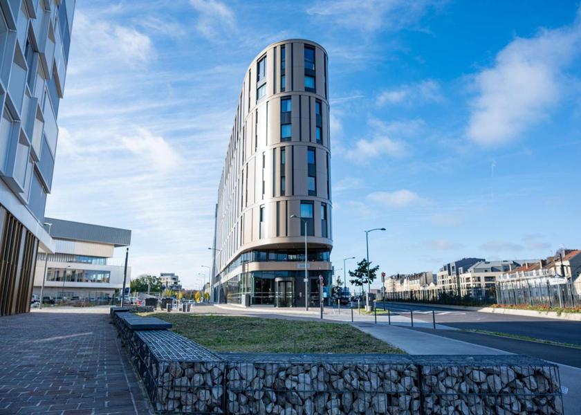 Grand Est Reims exterior view