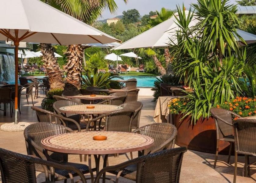 Veneto Bardolino Outdoor Dining