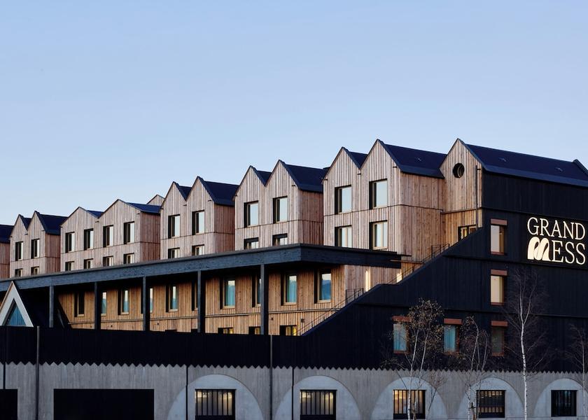 Auvergne-Rhone-Alpes Clermont-Ferrand Facade