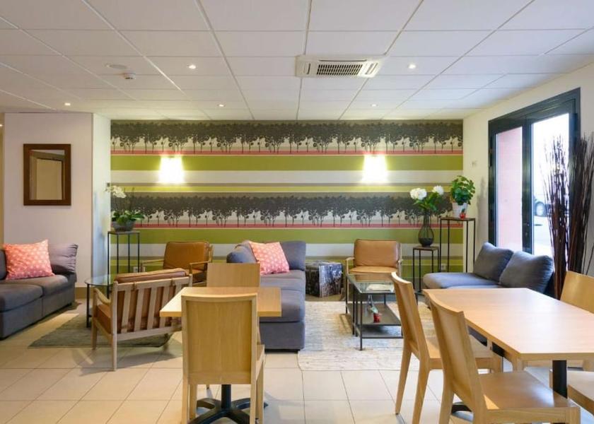 Grand Est Reims Lobby