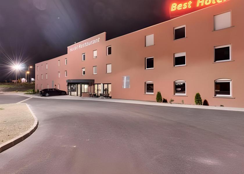 Grand Est Reims Hotel Exterior