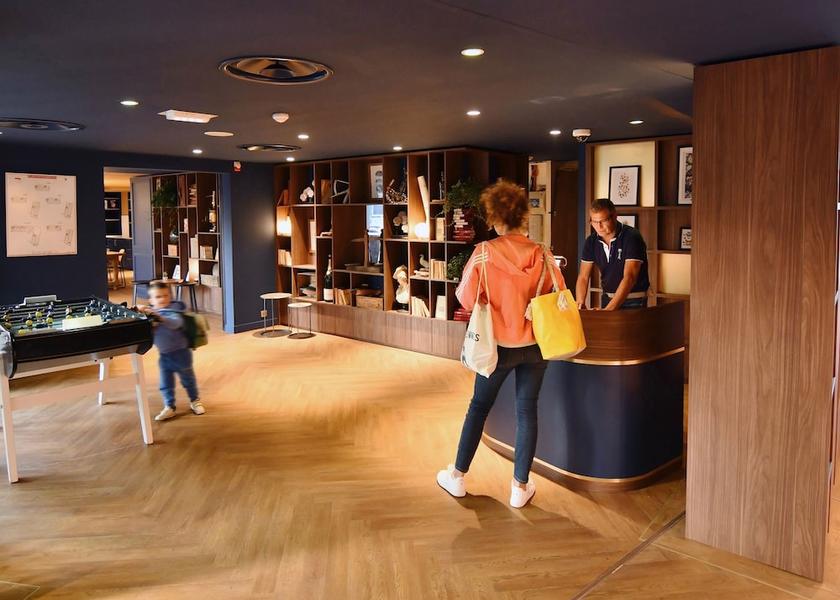 Pays de la Loire Reze Reception