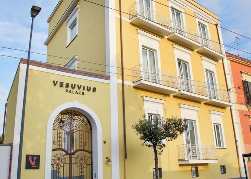 Campania Ercolano Exterior Detail