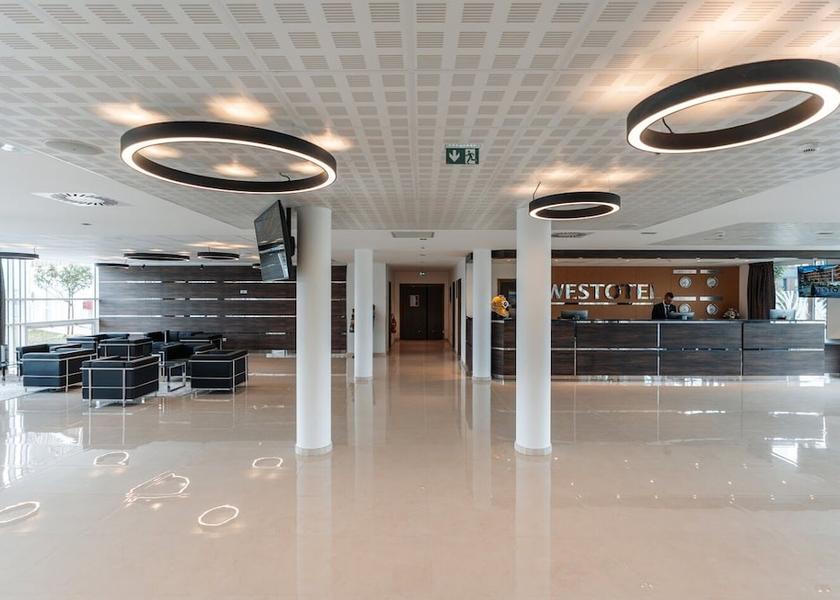 Ile-de-France Taverny Lobby