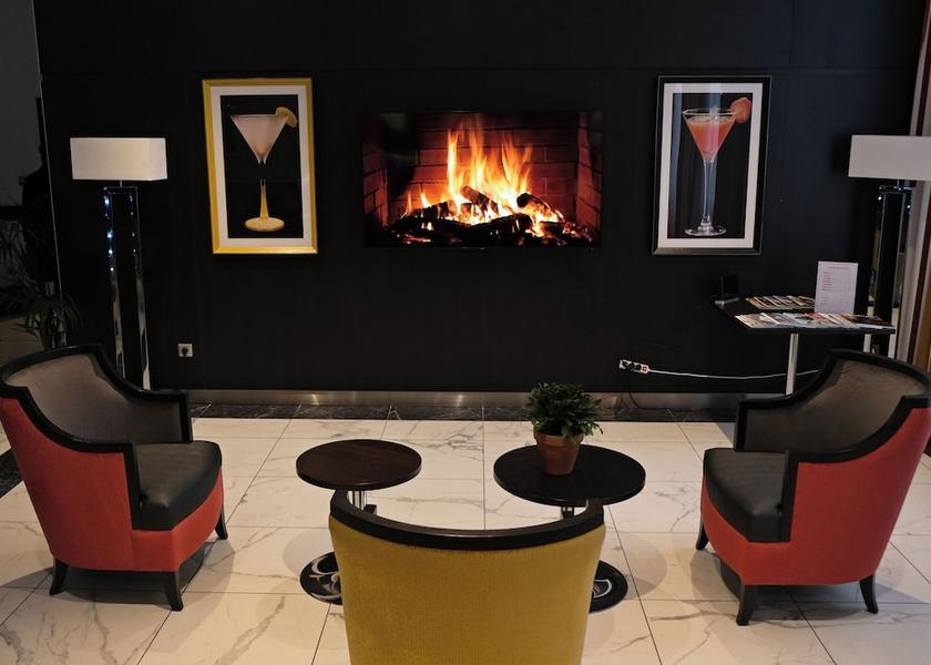 Ile-de-France Montreuil Interior Entrance