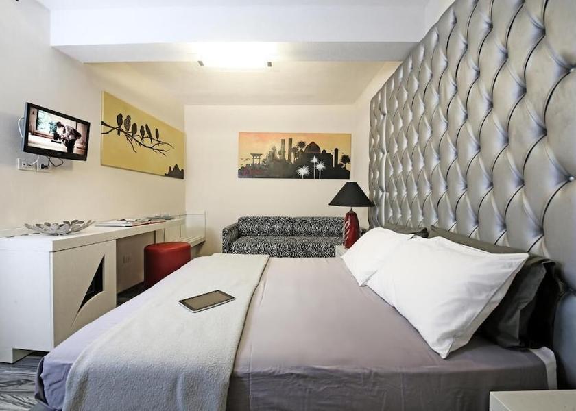 Lombardy Gardone Riviera Room