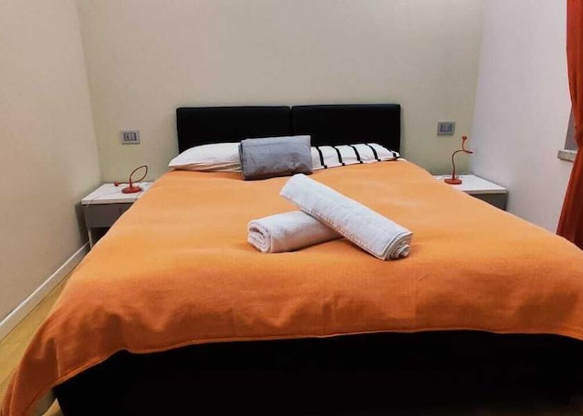 Lombardy Somma Lombardo Room