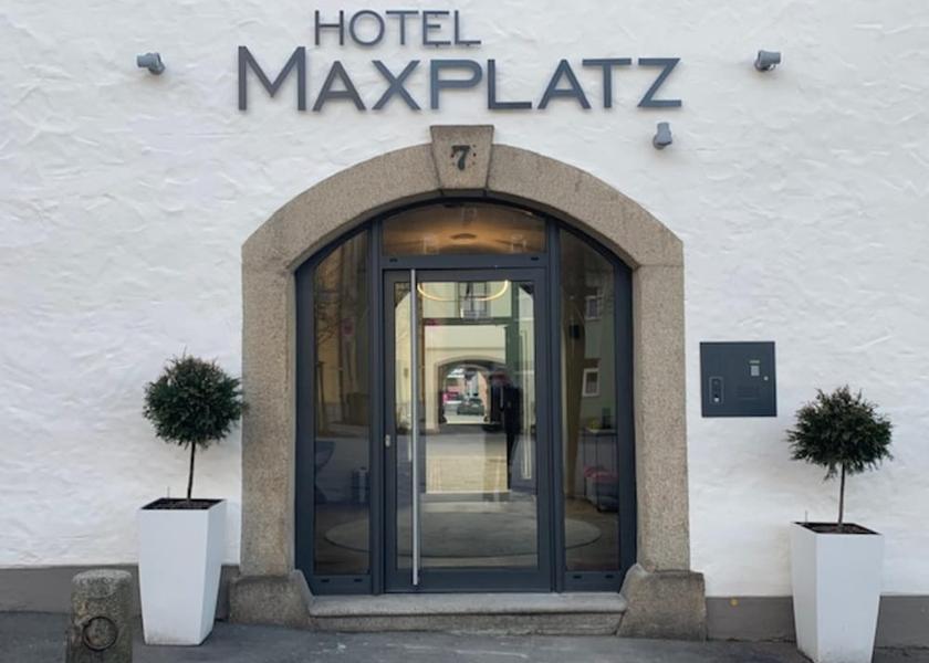 Bavaria Hof Property entrance