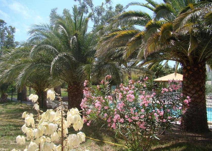 Occitanie Rivesaltes Garden