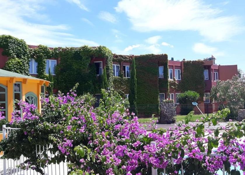 Occitanie Rivesaltes Garden