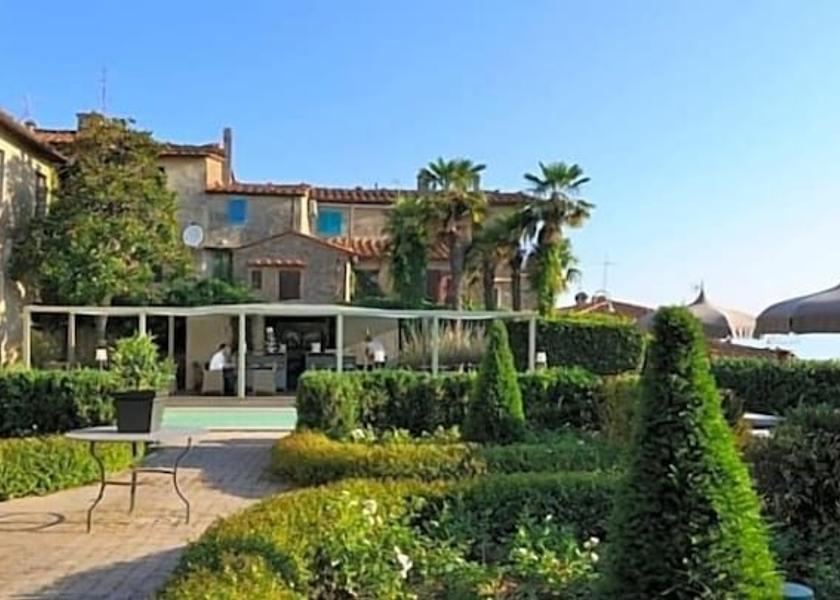 Tuscany Montevarchi Property Grounds