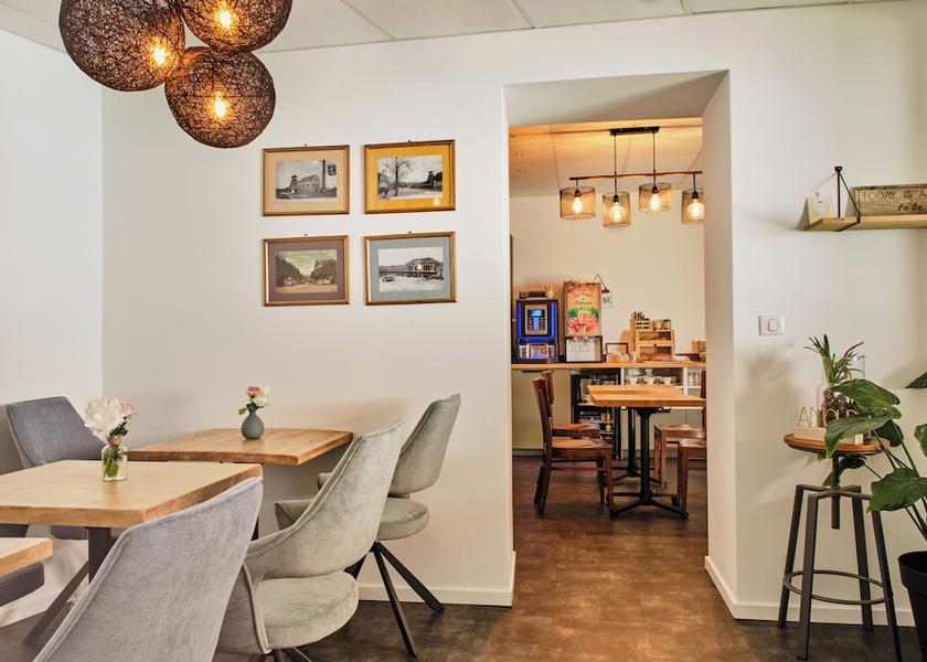 Auvergne-Rhone-Alpes Saint-Etienne Breakfast Area