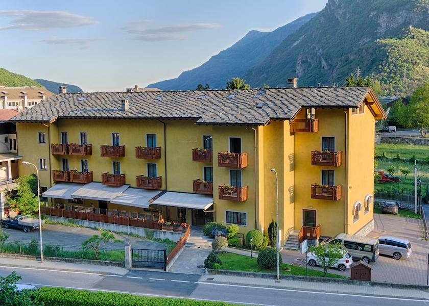 Valle d'Aosta Pont-Saint-Martin Front of property