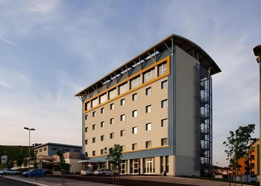 Marche Vallefoglia Hotel Exterior