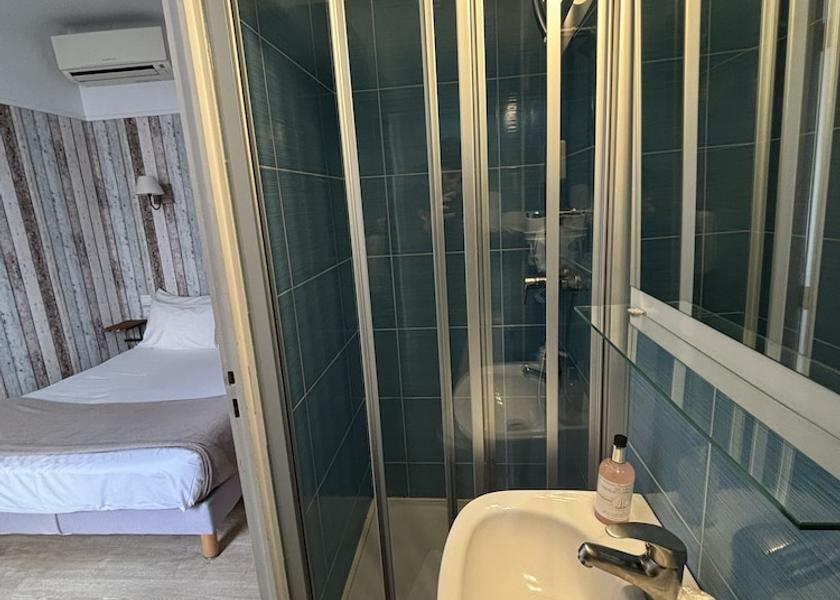 Nouvelle-Aquitaine Saint-Jean-de-Luz Bathroom