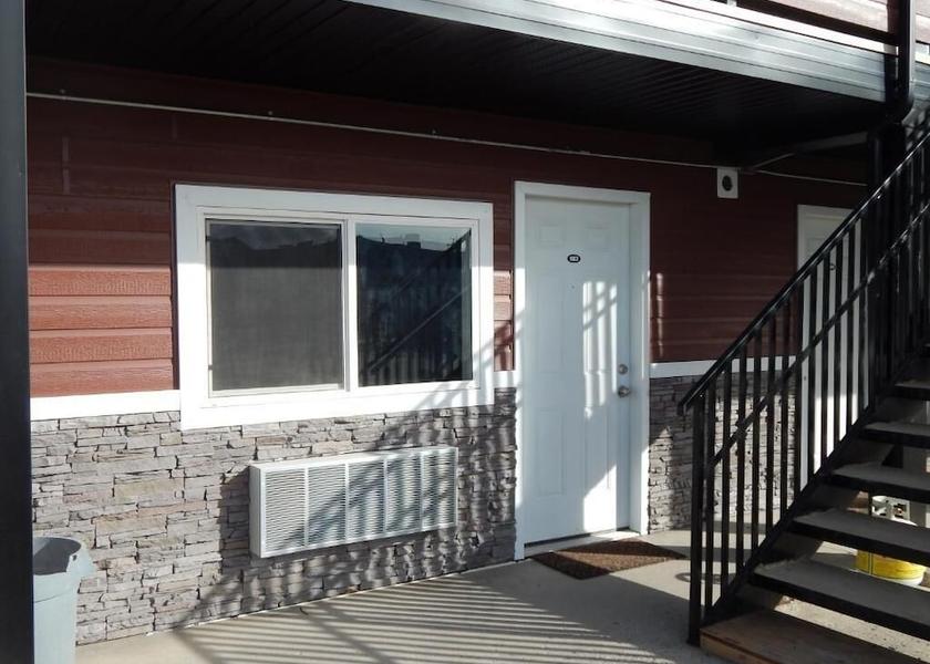 Alberta Hinton Exterior Detail