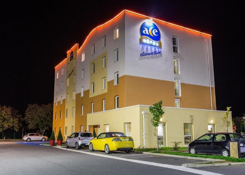 Centre - Loire Valley Bourges Facade