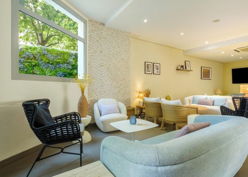 Provence - Alpes - Cote d'Azur Antibes Lobby