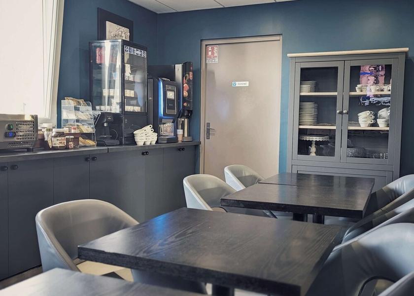 Normandy Sotteville-les-Rouen Breakfast Area