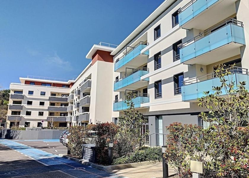 Provence - Alpes - Cote d'Azur Le Cannet Exterior Detail