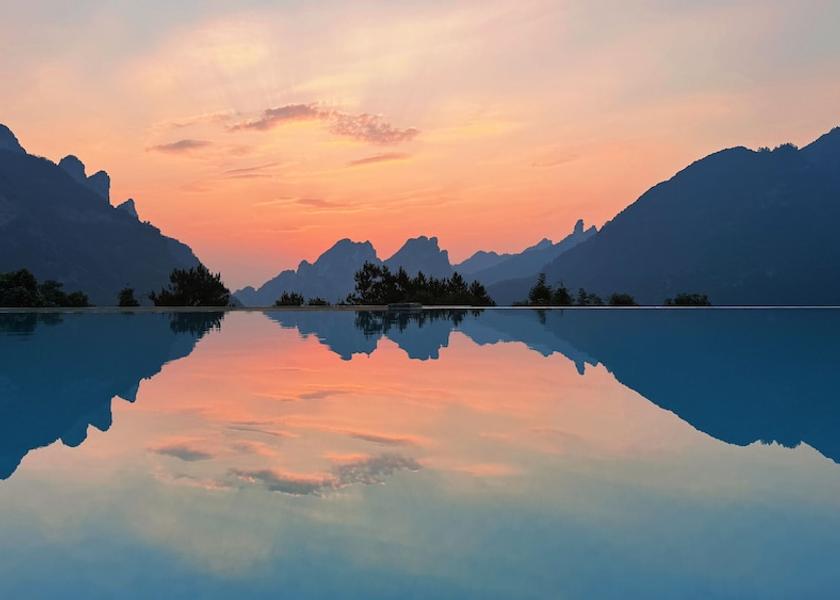 Hunan Zhangjiajie Infinity Pool