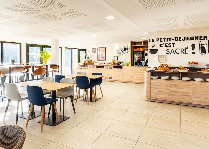 Provence - Alpes - Cote d'Azur Cabries Breakfast Area