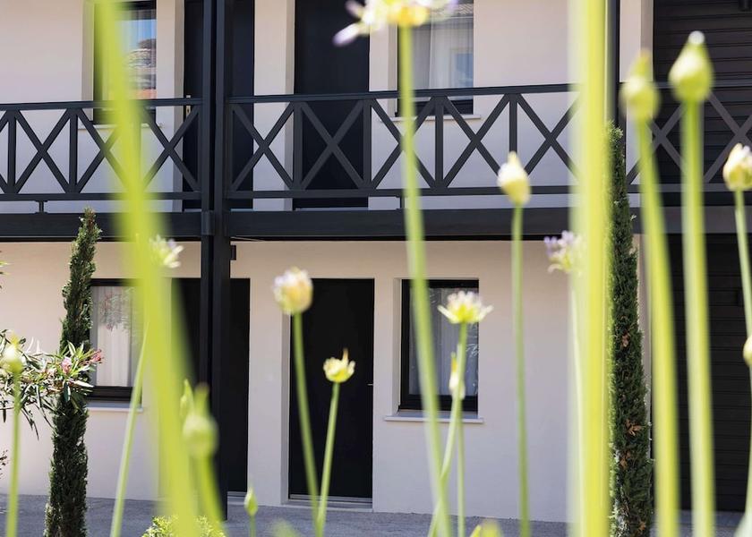 Nouvelle-Aquitaine Pauillac Exterior Detail